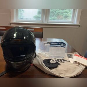 SHOEI RF-1200 Helmet.